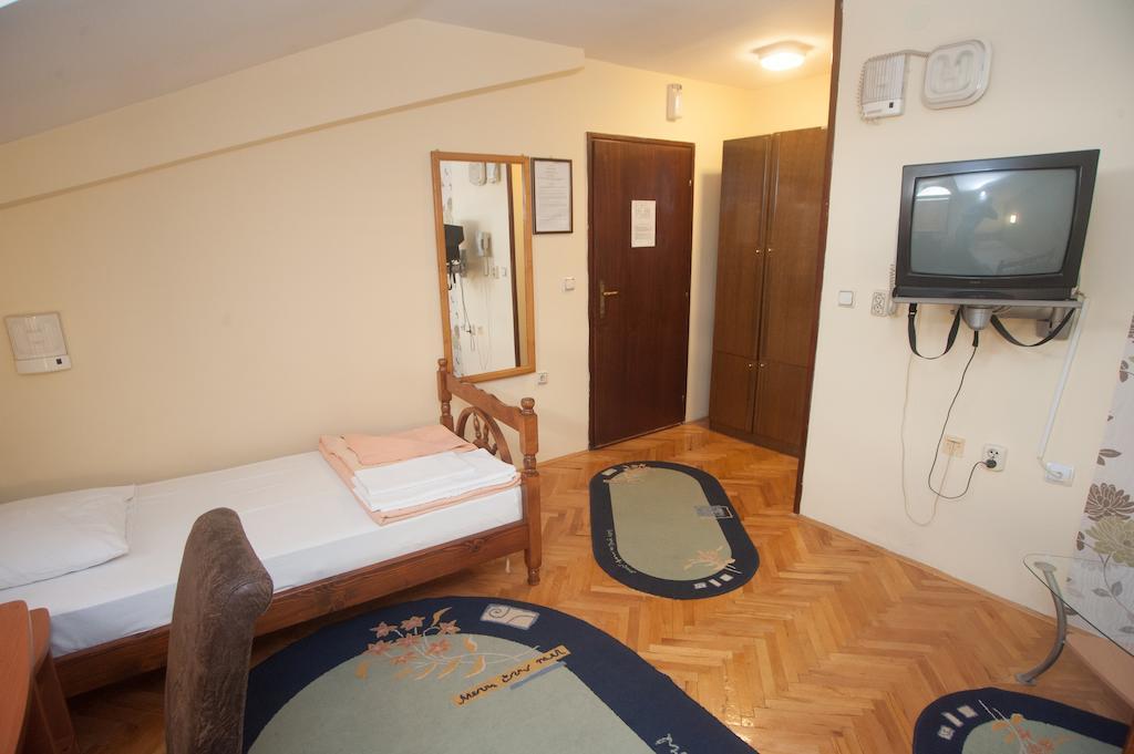 Hotel Extra Lion Md Nis Exterior photo